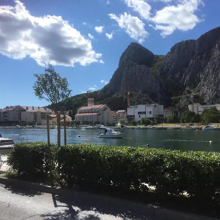 Sabina Apartament *